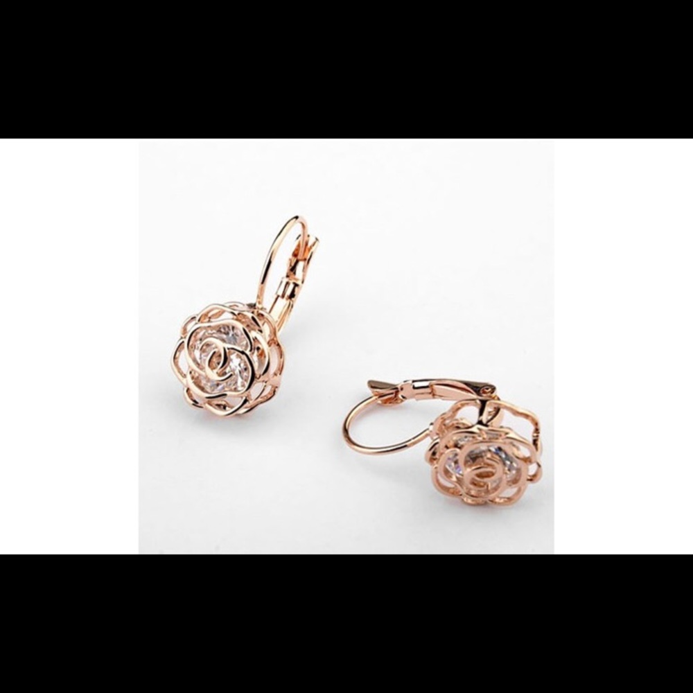 Earring and pendant set